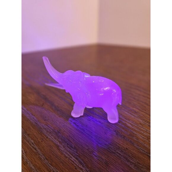 Rose Quartz Gemstone Carving Elephant, Trunk Up, READ DESCRIPTION - Picture 13 of 14